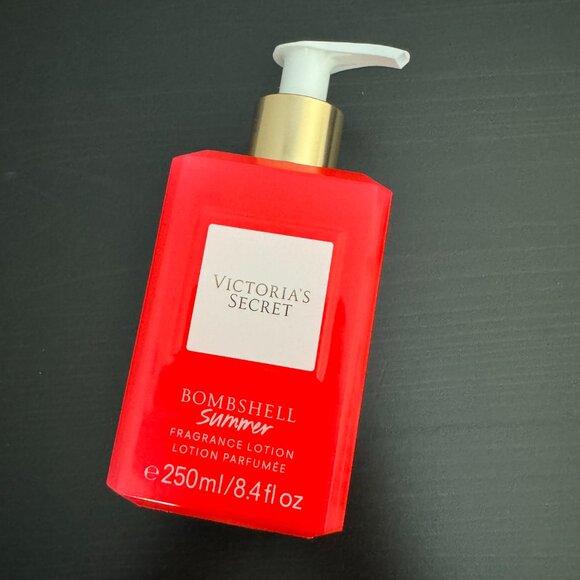 Victoria Secret Bombshell Summer Fragrance Lotion 8.4oz/250ml - Picture 4 of 10